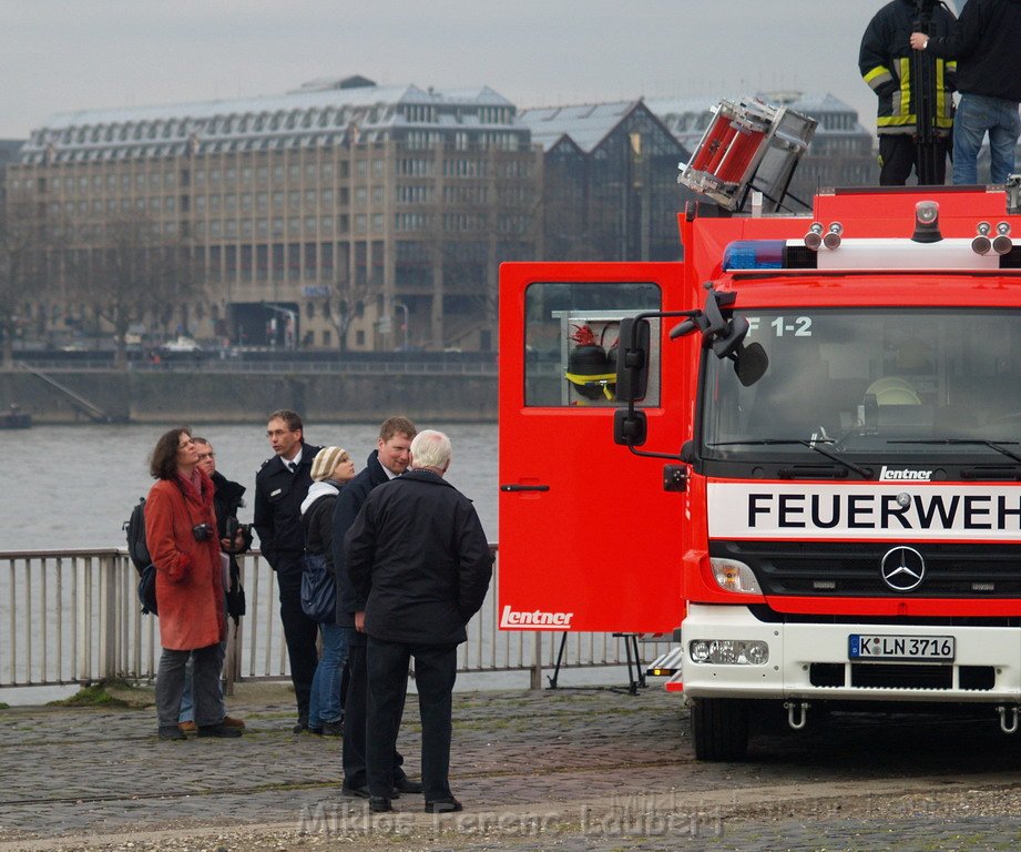 Neue LF`s fuer Koeln Uebergabe in Koeln Deutz an den Wachen  P094.JPG